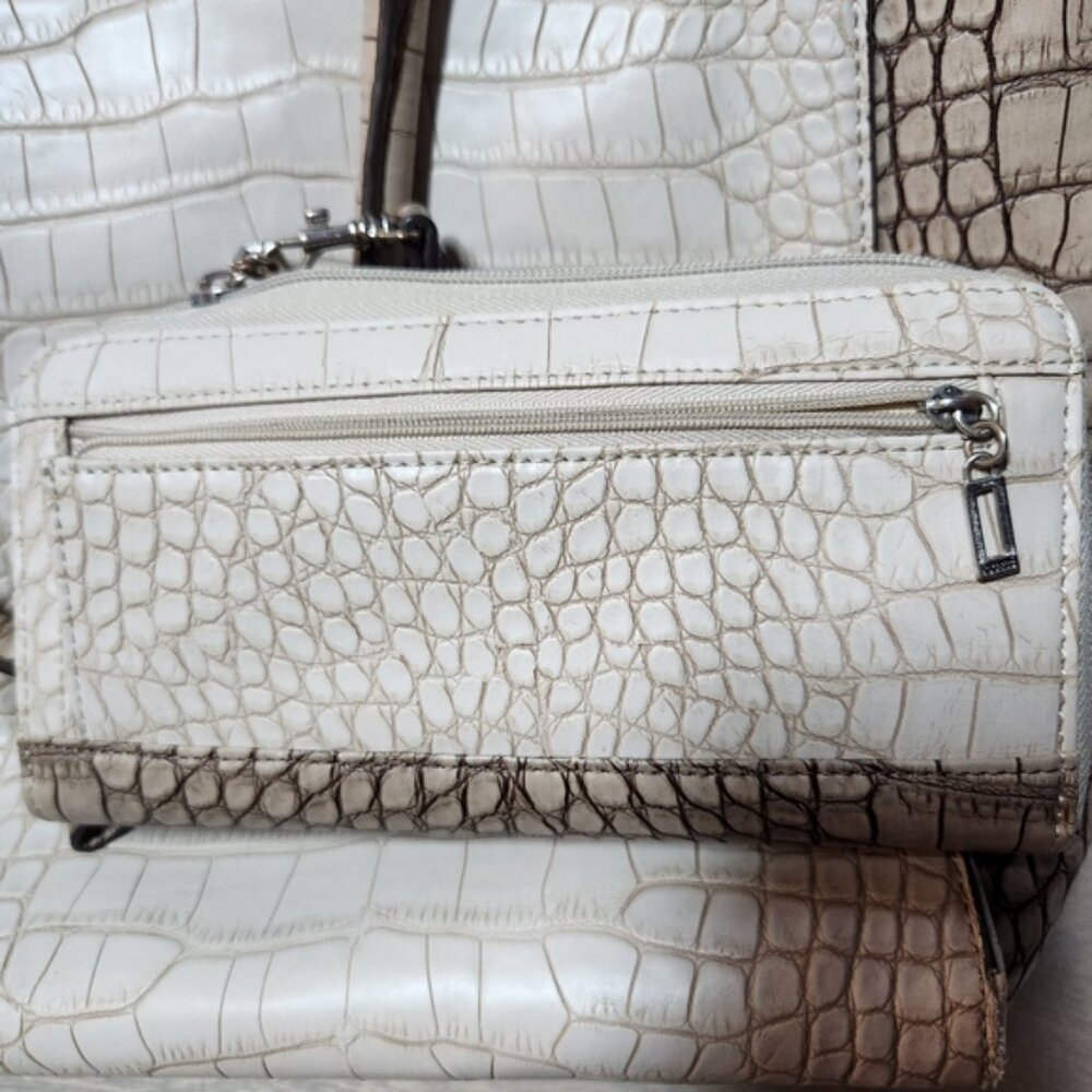 Guess Alligator leather style contemporary colors guess purse, matching wallet - Picture 11 of 16